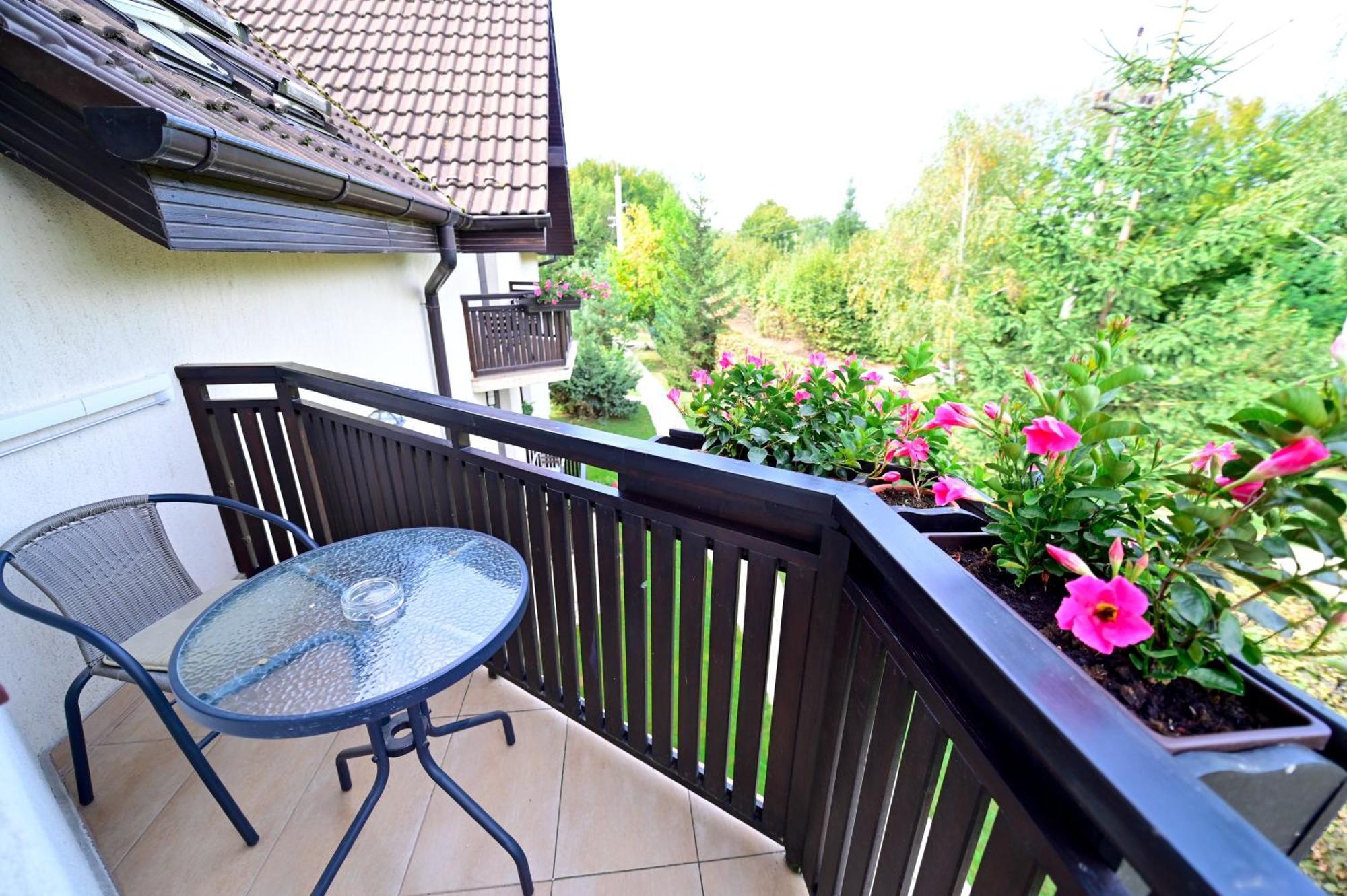 Natura Family Resort Avrig Buitenkant foto